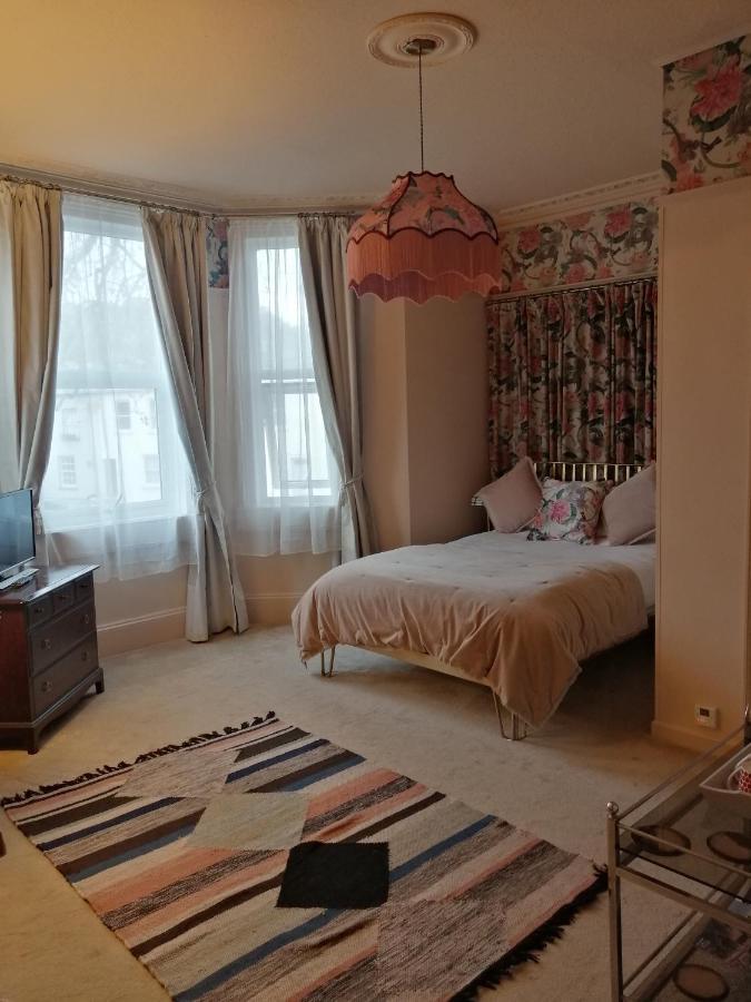 Avon Guesthouse Bath Bagian luar foto